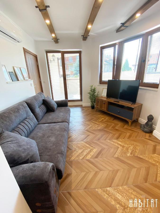 Habitat Central Apartment Русе Екстериор снимка